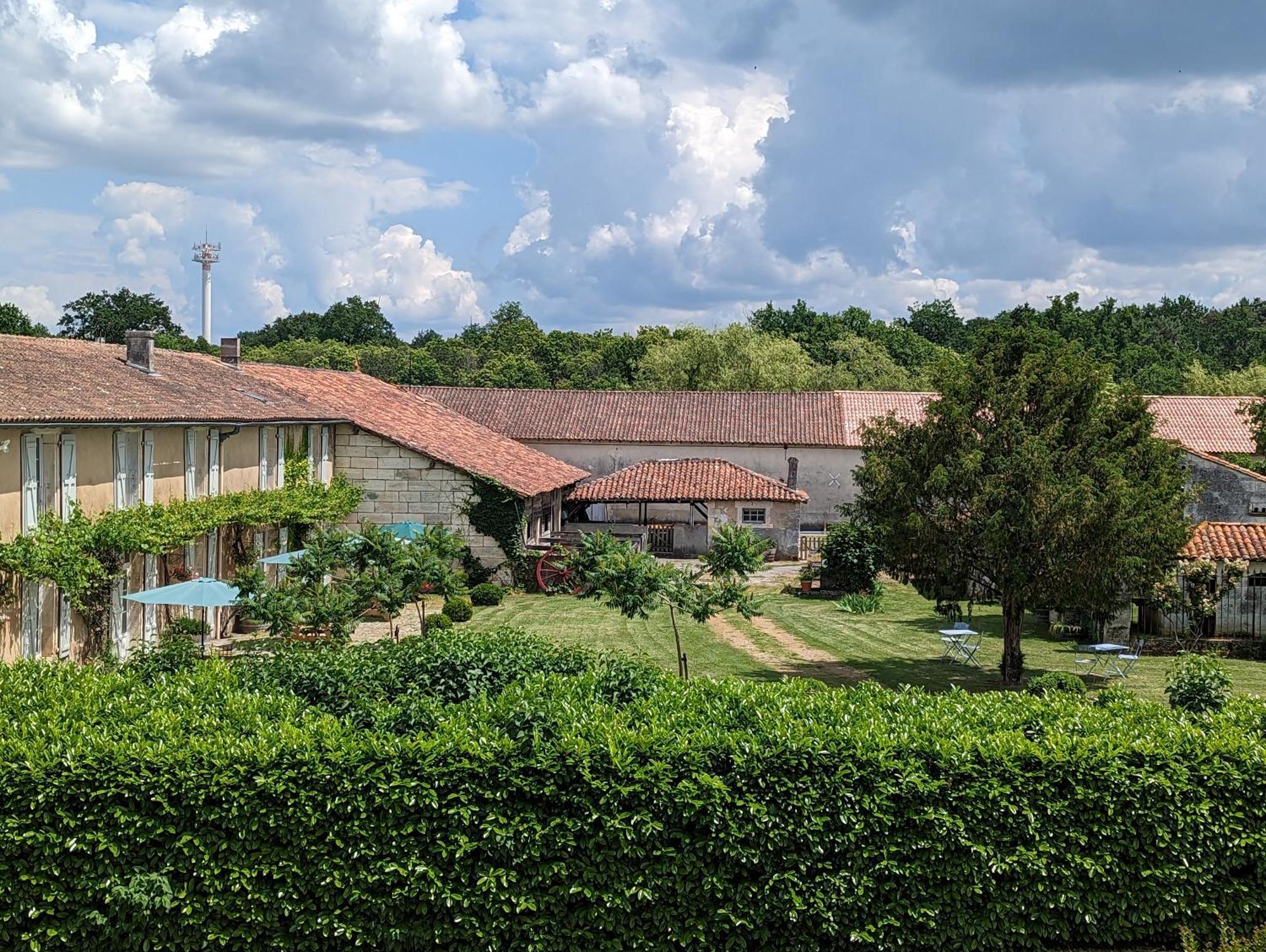 Domaine Du Faure Bed & Breakfast Chadurie Екстериор снимка
